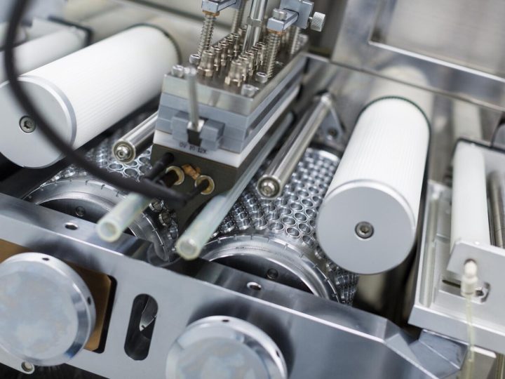 Industrial Labeler Machines: Jenis, Penggunaan, Fitur, dan Manfaat